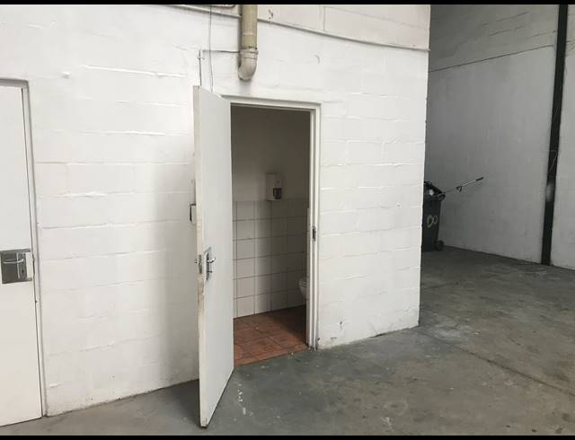 310M² FACTORY TO LET IN STIKLAND INDUSTRIAL